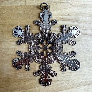 2007 Metropolitan Museum‎ of Art MMA Gold Tone Plated Snowflake Holiday Ornament